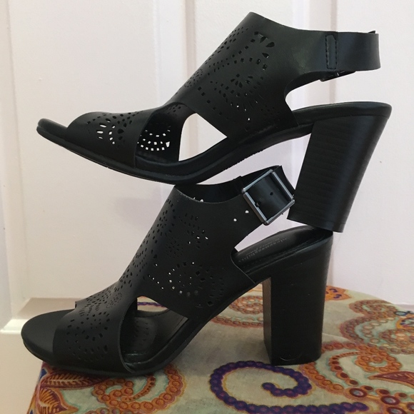 solesensebility Shoes - NWOT! Lacey Heeled  Sandals